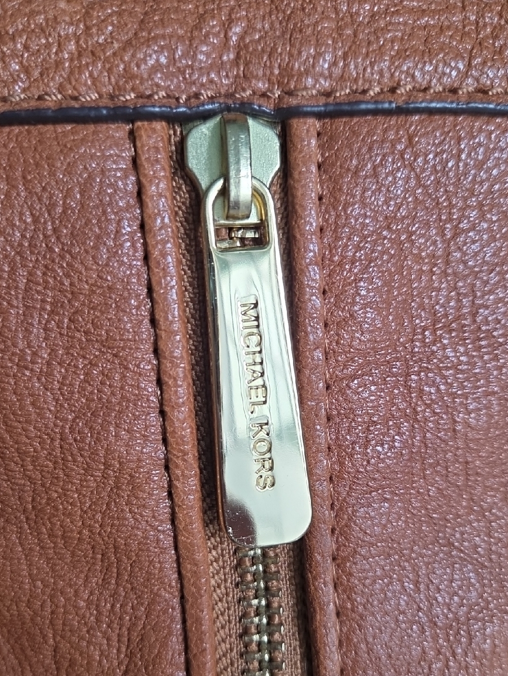 Michael Kors Kingsbury Leather Tote - Picture 4 of 16